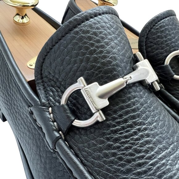 $895 Salvatore Ferragamo Mens MAGNIFICO Shoes Gancini Silver Bit Loafers 8.5 D - Picture 1 of 12
